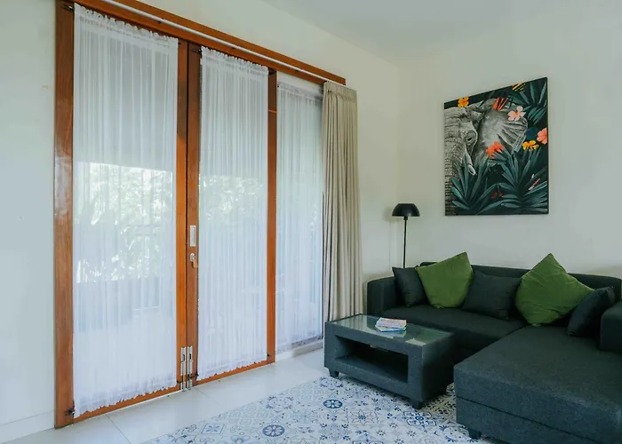 Shantia 10 Minutes Walk To Double Six Villa *